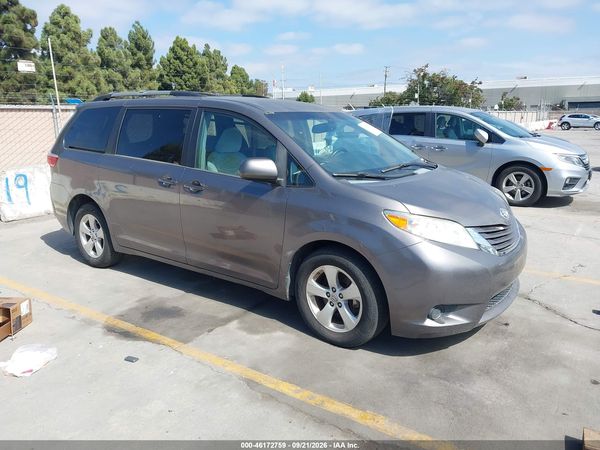 2015 TOYOTA SIENNA LE 8 PASSENGER — I1