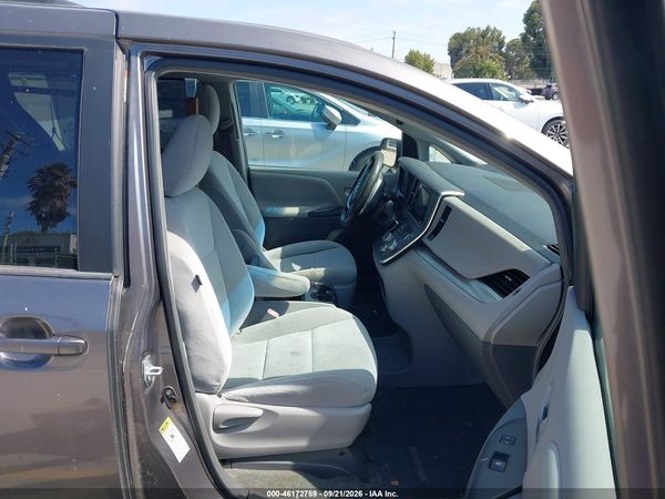 2015 TOYOTA SIENNA LE 8 PASSENGER — I5