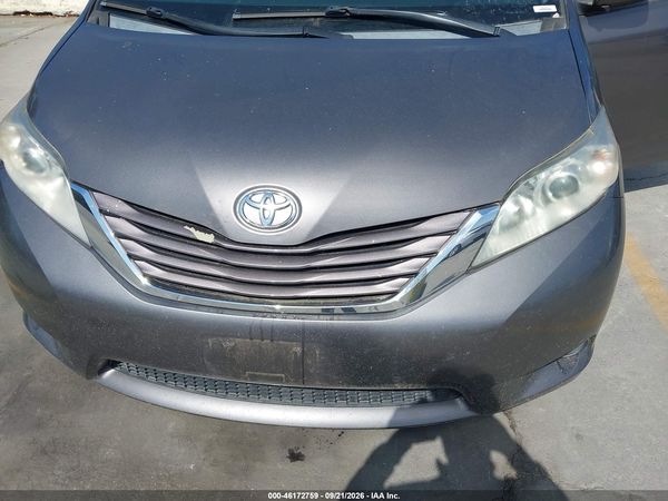 2015 TOYOTA SIENNA LE 8 PASSENGER — I6