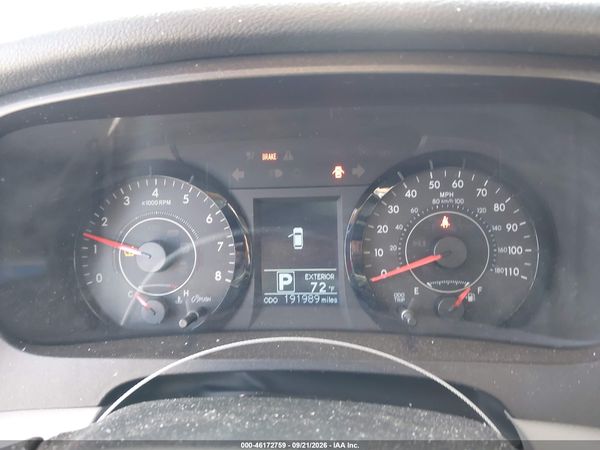 2015 TOYOTA SIENNA LE 8 PASSENGER — I7