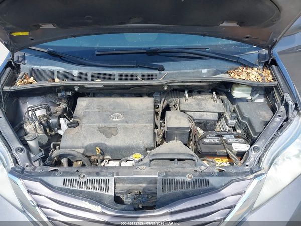 2015 TOYOTA SIENNA LE 8 PASSENGER — I10