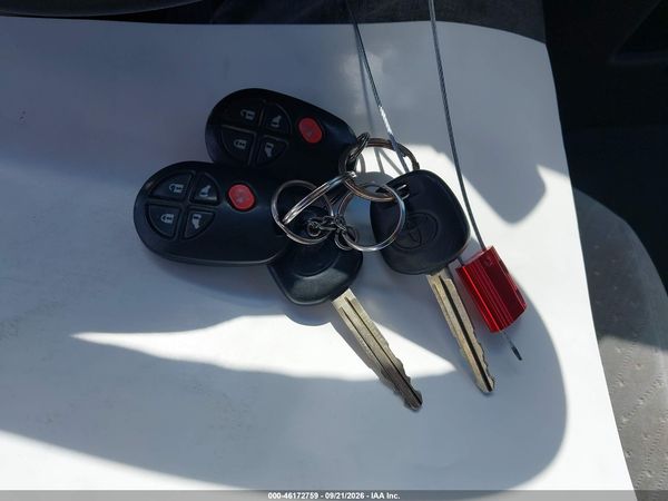 2015 TOYOTA SIENNA LE 8 PASSENGER — I11