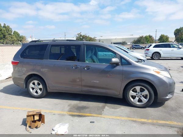 2015 TOYOTA SIENNA LE 8 PASSENGER — I116