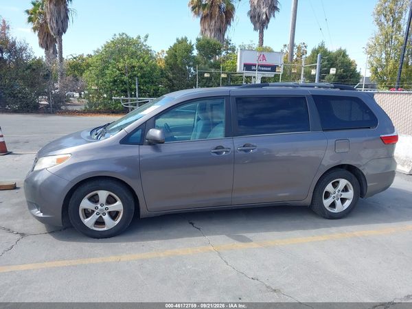 2015 TOYOTA SIENNA LE 8 PASSENGER — I117