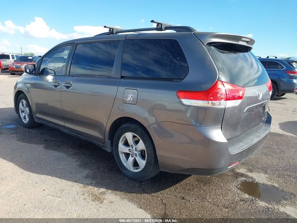 2013 TOYOTA SIENNA LE V6 8 PASSENGER — I3