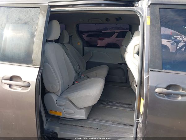 2013 TOYOTA SIENNA LE V6 8 PASSENGER — I8