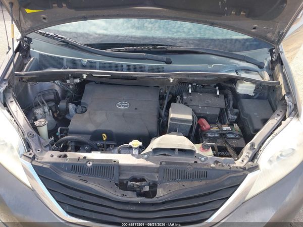 2013 TOYOTA SIENNA LE V6 8 PASSENGER — I10