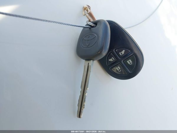 2013 TOYOTA SIENNA LE V6 8 PASSENGER — I11
