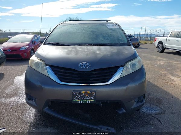 2013 TOYOTA SIENNA LE V6 8 PASSENGER — I115