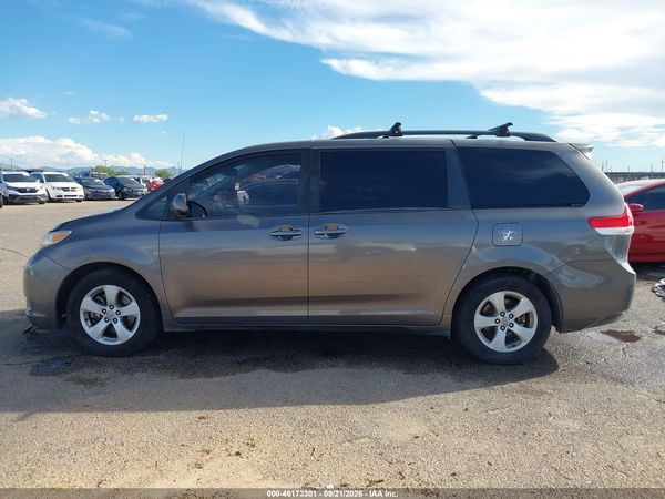2013 TOYOTA SIENNA LE V6 8 PASSENGER — I117