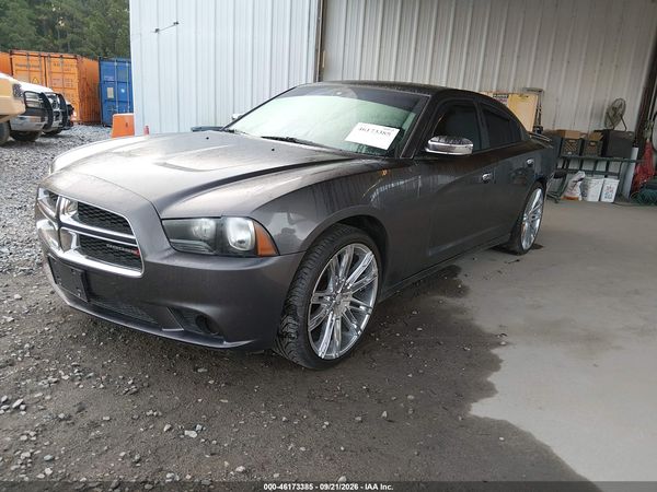 2014 DODGE CHARGER SE — I2