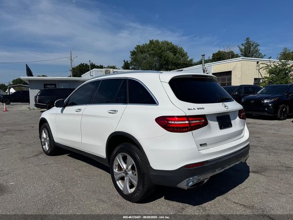 2018 MERCEDES-BENZ GLC 300 — I3