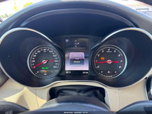 2018 MERCEDES-BENZ GLC 300 — I7