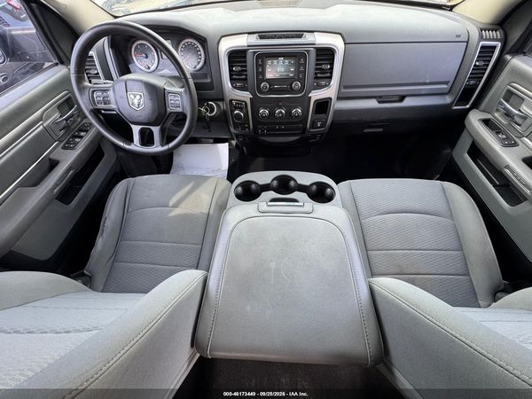 2016 RAM 1500 SLT — I8