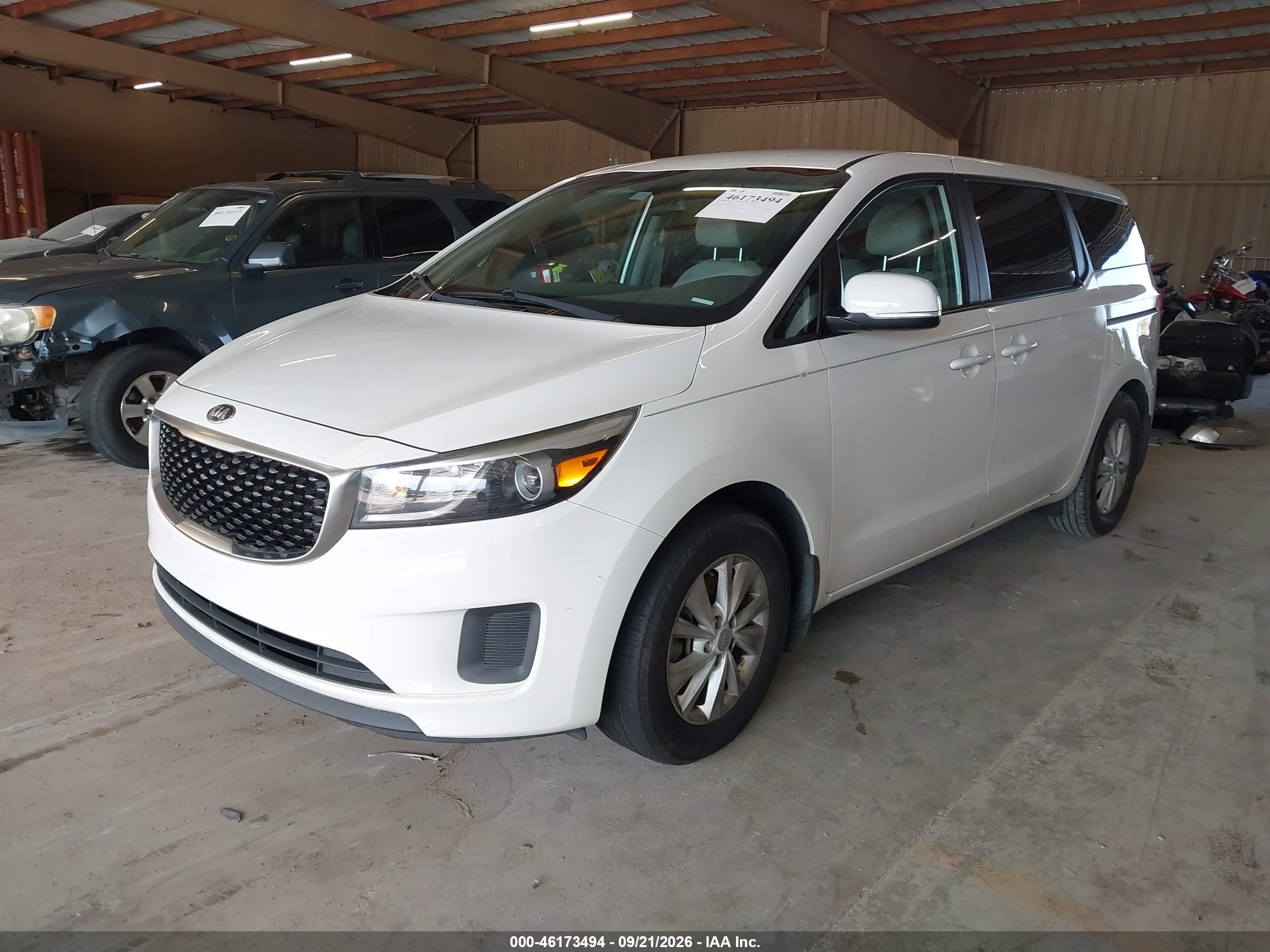 2016 KIA SEDONA L — I2