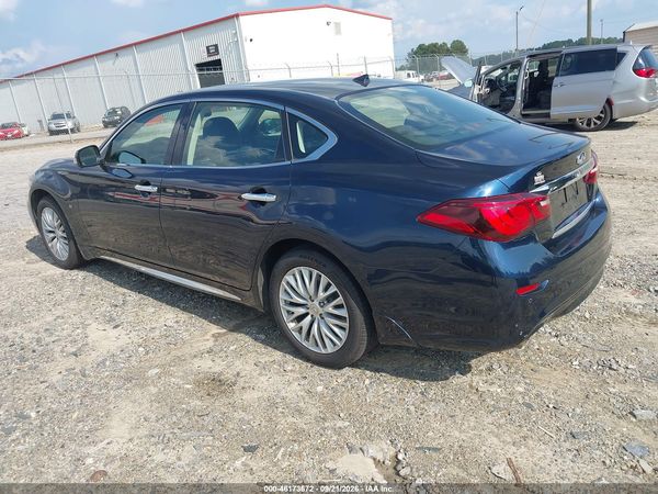 2016 INFINITI Q70L 3.7 — I3