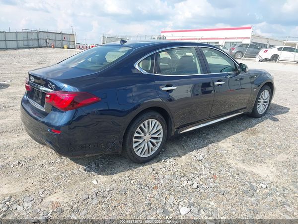 2016 INFINITI Q70L 3.7 — I4