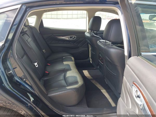 2016 INFINITI Q70L 3.7 — I8