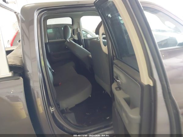 2016 RAM 1500 SLT — I8