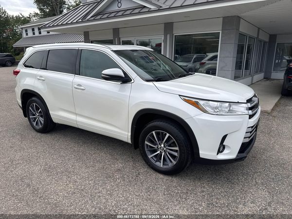 2017 TOYOTA HIGHLANDER XLE — I1