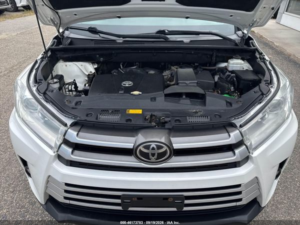 2017 TOYOTA HIGHLANDER XLE — I10