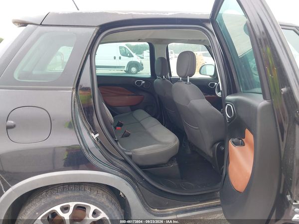 2014 FIAT 500L TREKKING — I8