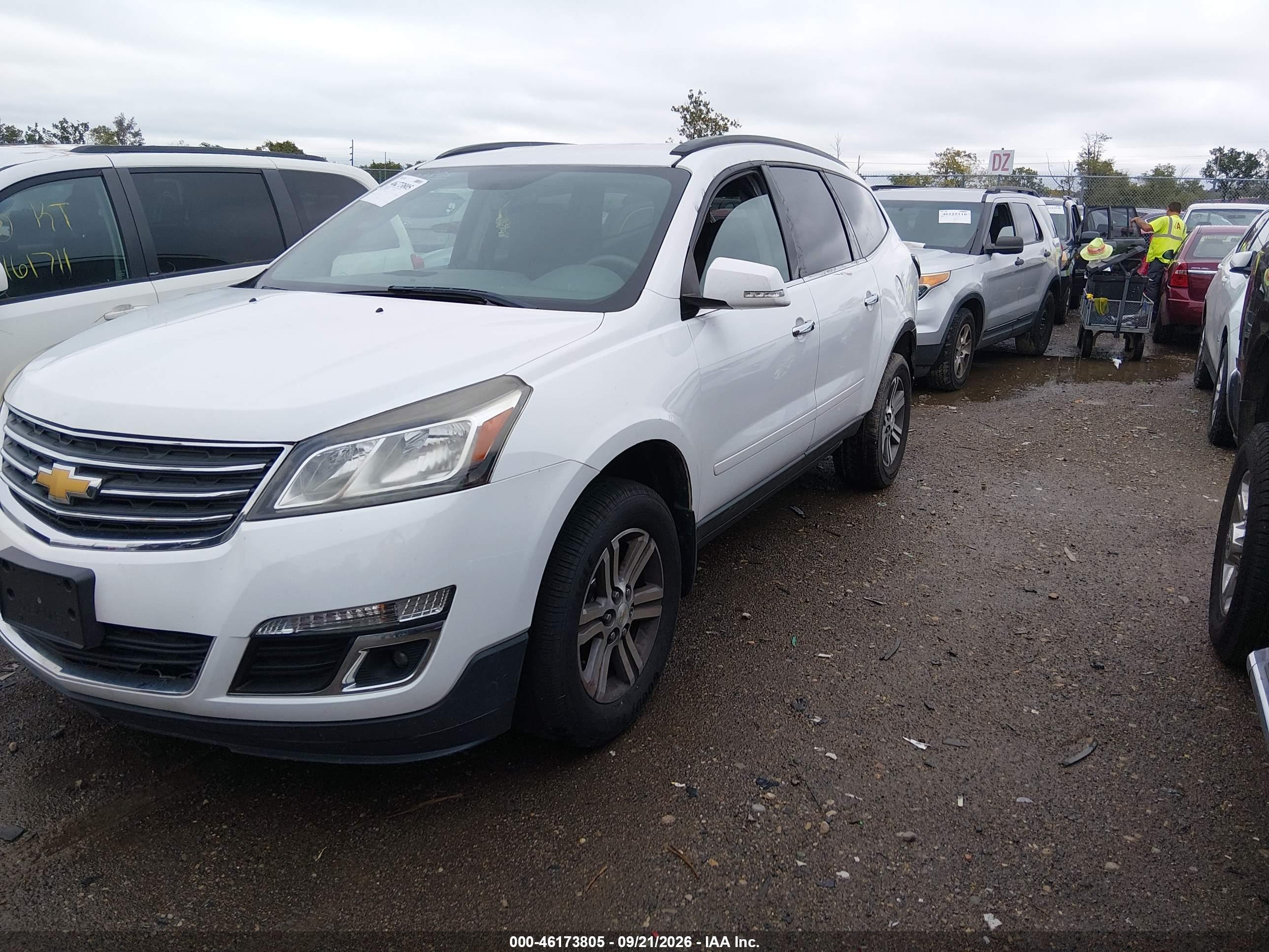 2017 CHEVROLET TRAVERSE LT — I2