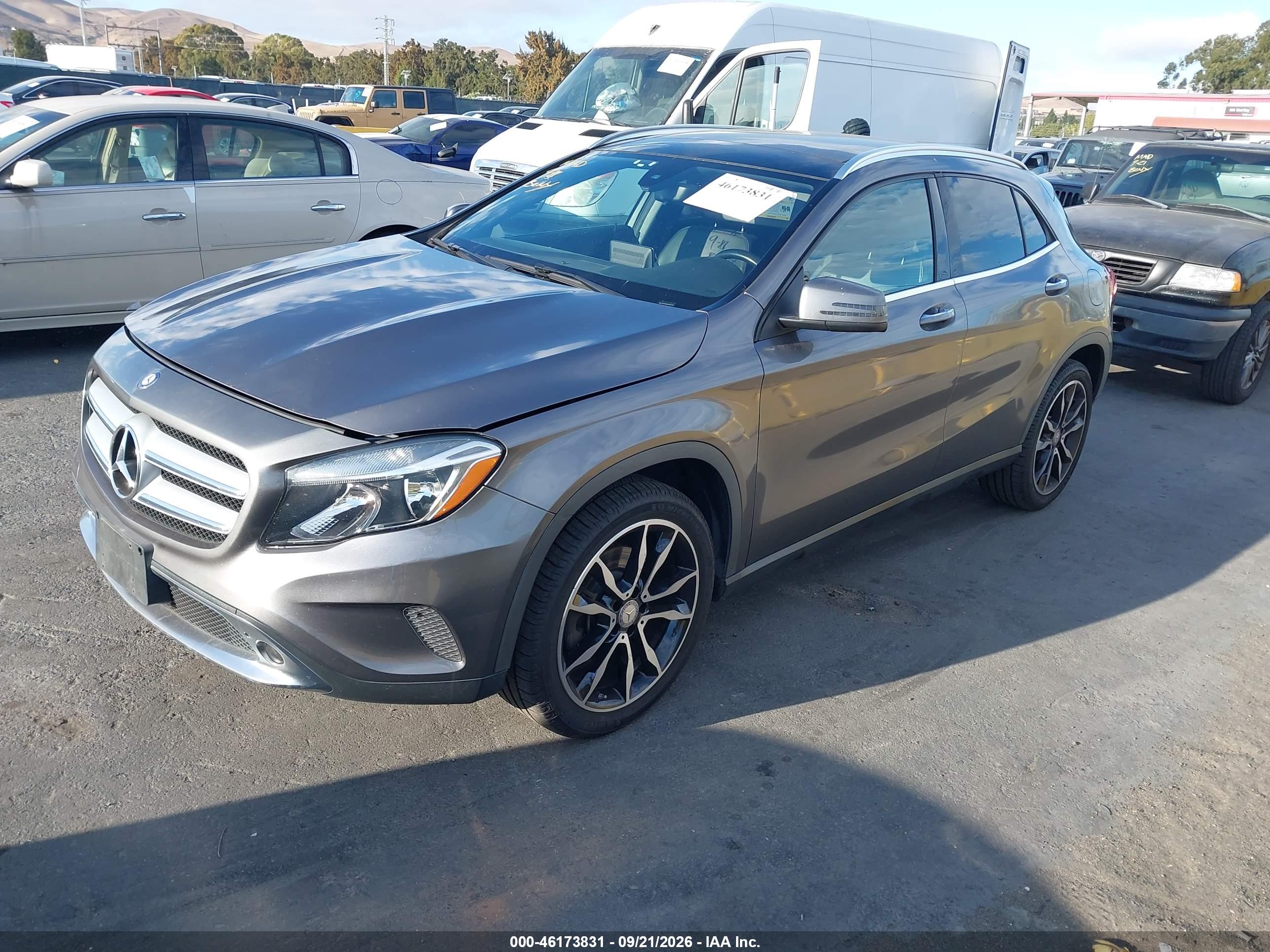 2017 MERCEDES-BENZ GLA 250 4MATIC — I2