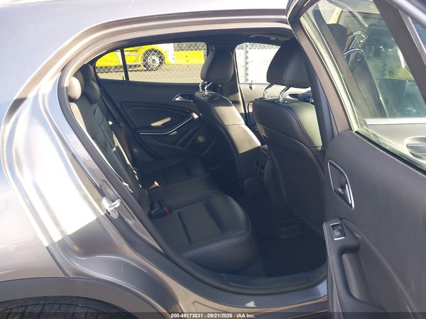 2017 MERCEDES-BENZ GLA 250 4MATIC — I8