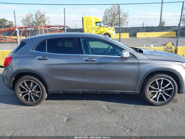2017 MERCEDES-BENZ GLA 250 4MATIC — I116