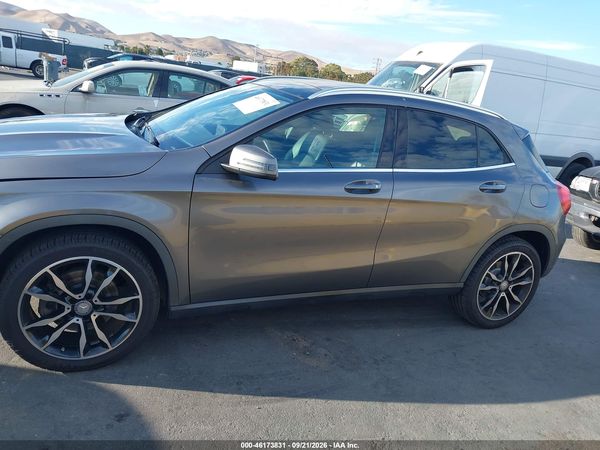 2017 MERCEDES-BENZ GLA 250 4MATIC — I117
