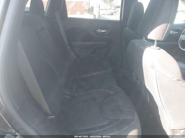 2016 JEEP CHEROKEE LATITUDE — I8