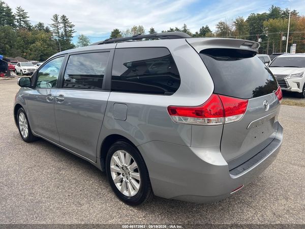 2013 TOYOTA SIENNA XLE 7 PASSENGER — I3
