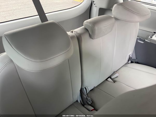 2013 TOYOTA SIENNA XLE 7 PASSENGER — I6