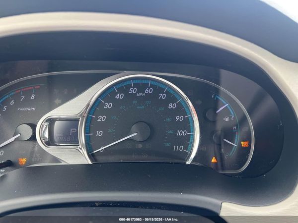 2013 TOYOTA SIENNA XLE 7 PASSENGER — I7