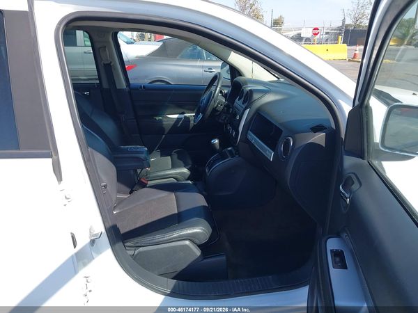 2017 JEEP COMPASS LATITUDE FWD — I5