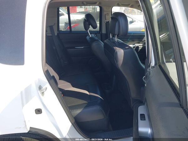 2017 JEEP COMPASS LATITUDE FWD — I8