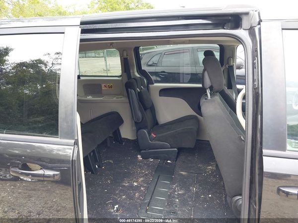 2015 DODGE GRAND CARAVAN SXT — I8