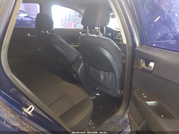 2017 KIA OPTIMA LX — I8