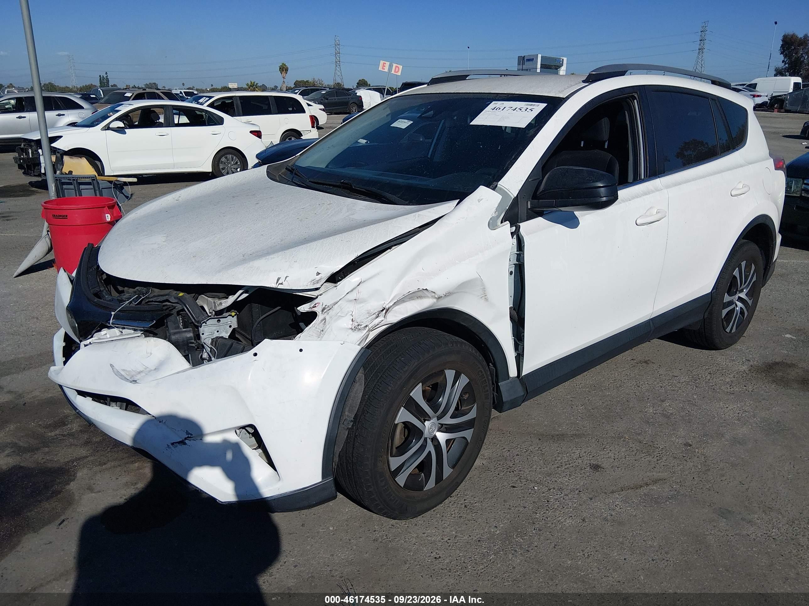 2017 TOYOTA RAV4 LE — I2