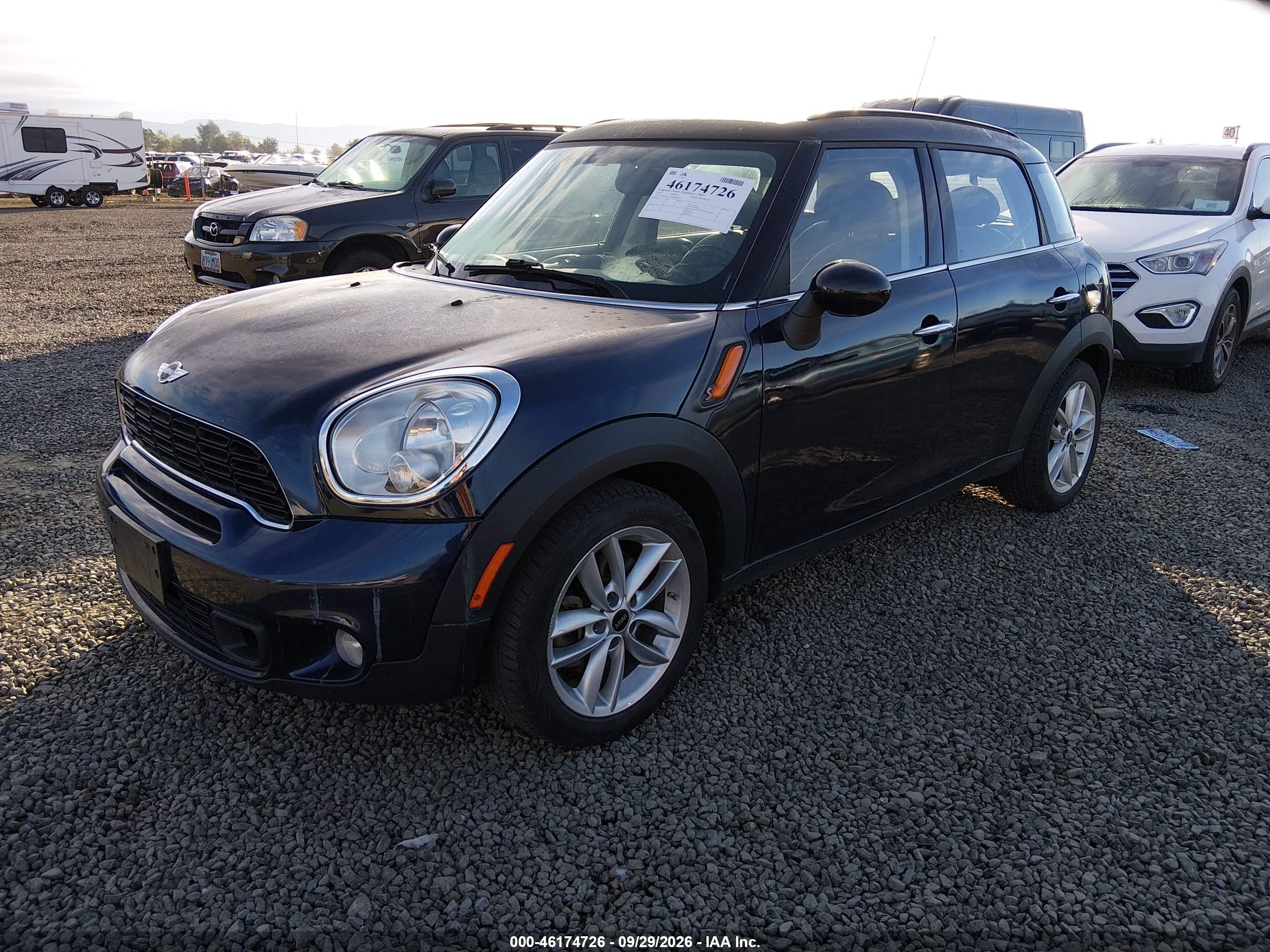 2013 MINI COUNTRYMAN COOPER S — I2