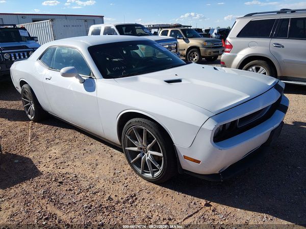 2014 DODGE CHALLENGER SXT — I1