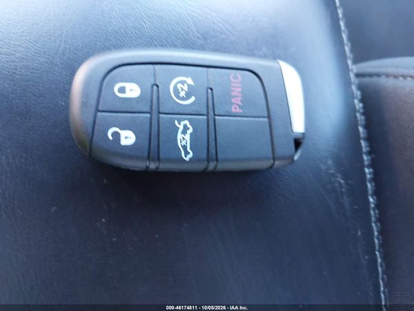 2016 DODGE CHARGER R/T — I11