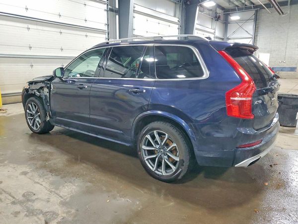 2019 VOLVO XC90 Momentum
