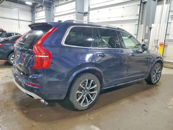 2019 VOLVO XC90 Momentum