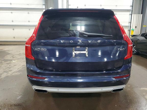 2019 VOLVO XC90 Momentum