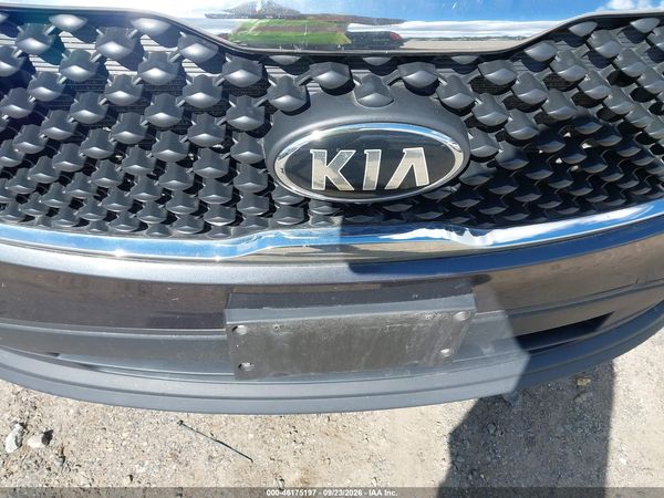 2017 KIA SORENTO 2.4L LX — I6