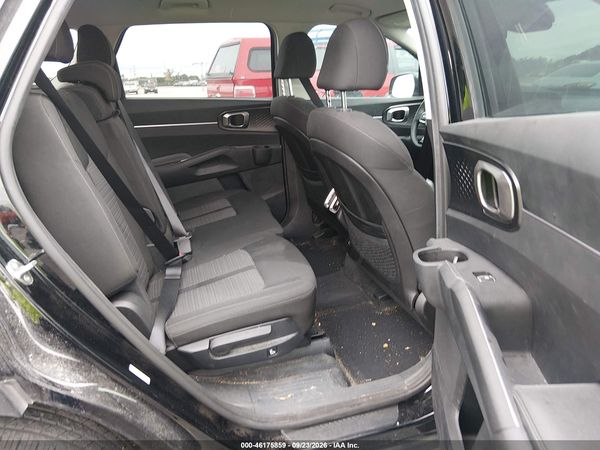 2023 KIA SORENTO LX — I8