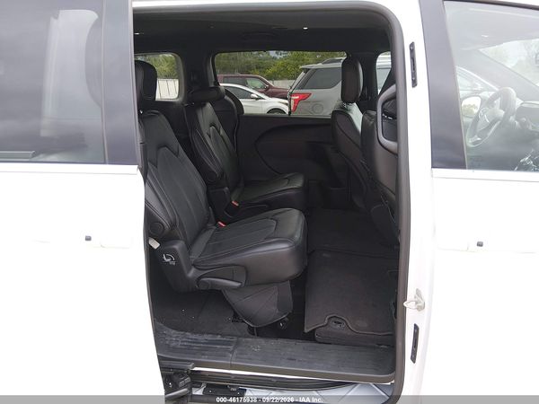 2026 CHRYSLER PACIFICA SELECT — I8