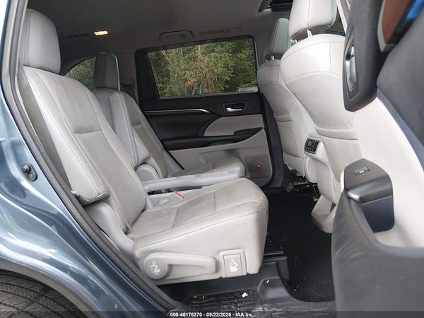 2016 TOYOTA HIGHLANDER LIMITED V6 — I8
